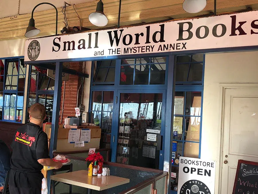 Small World Books & The Sidewalk Café, Los Angeles